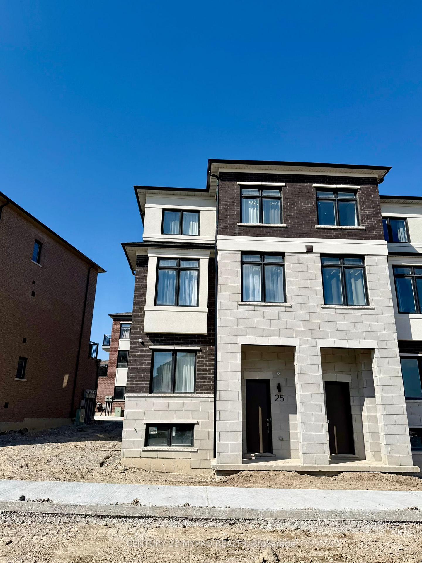 25-victor-metcalf-lane-richmond-hill-ontario-n13044602