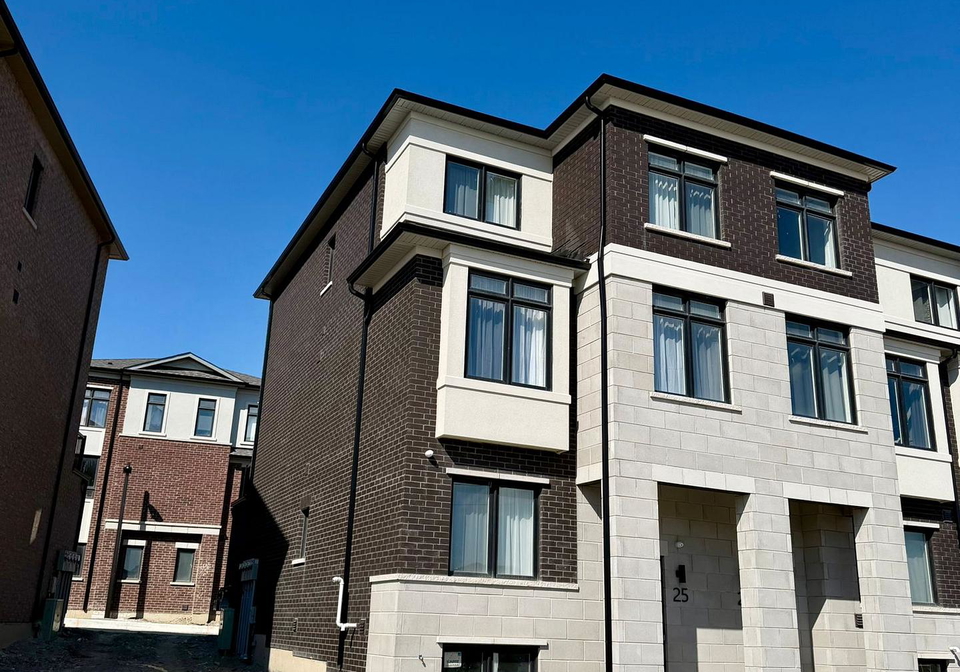 25-victor-metcalf-lane-richmond-hill-ontario-n13044602