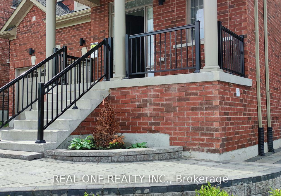 22-cloverridge-avenue-east-gwillimbury-ontario-n13046204