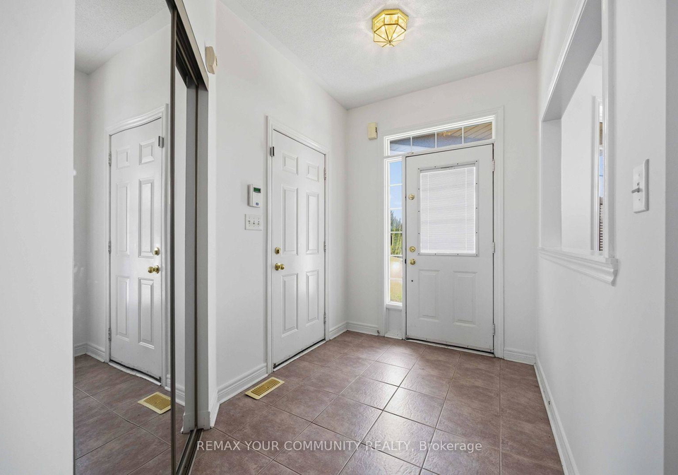 3-paddle-gate-richmond-hill-ontario-n13046452