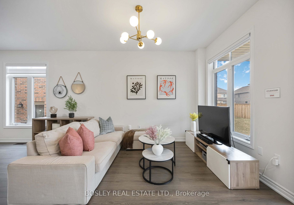 29-ferragine-crescent-bradford-west-gwillimbury-ontario-n13046756