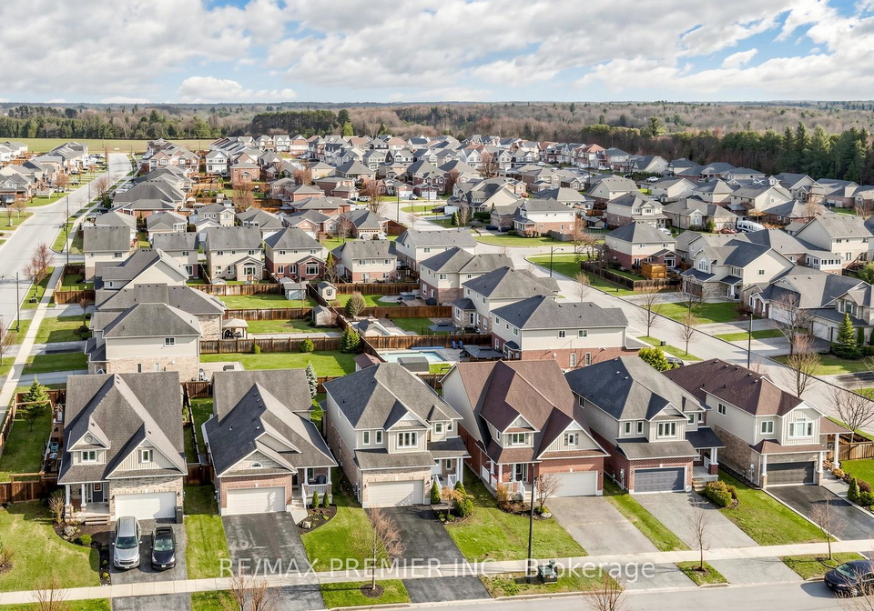 11-arnold-crescent-essa-ontario-n13046916