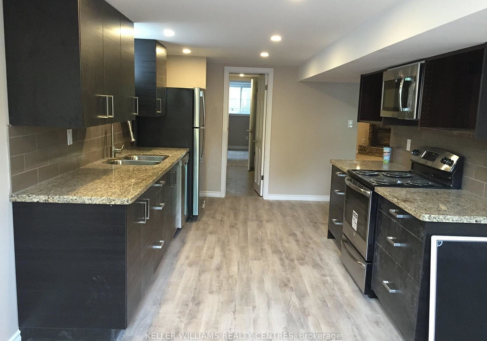 807-greenfield-crescent-newmarket-ontario-n13048024