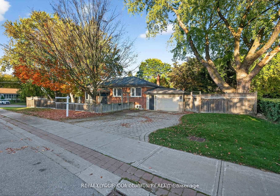 67-monkswood-crescent-newmarket-ontario-n13048210