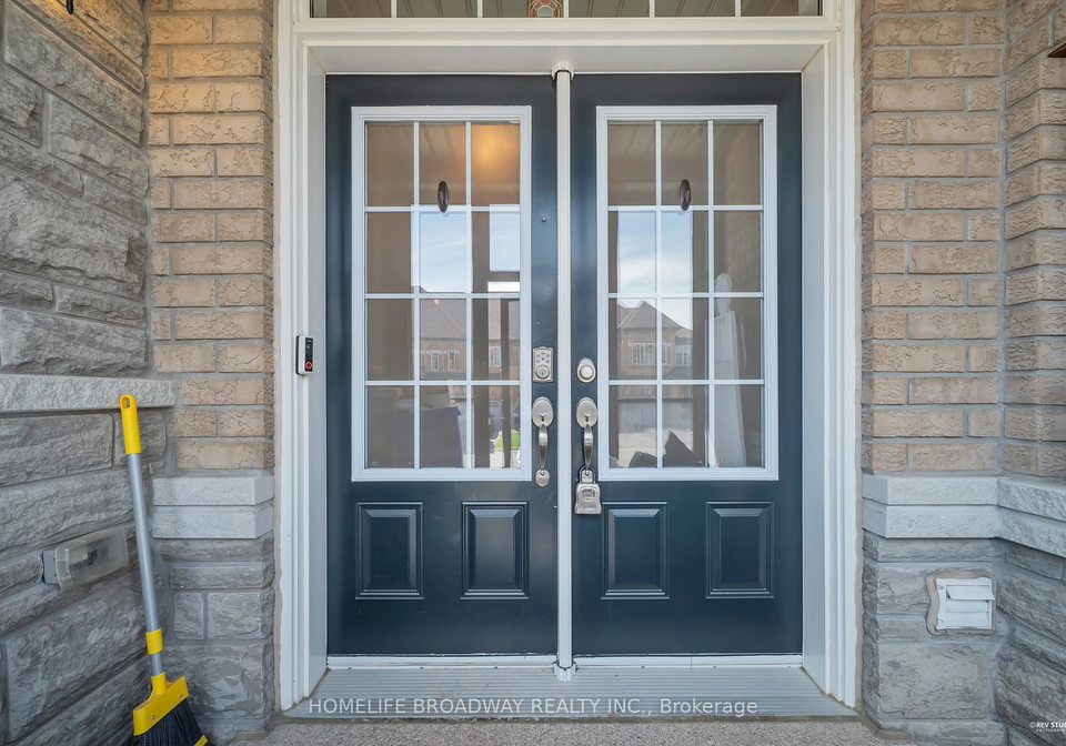 28-paper-mills-crescent-richmond-hill-ontario-n13048846