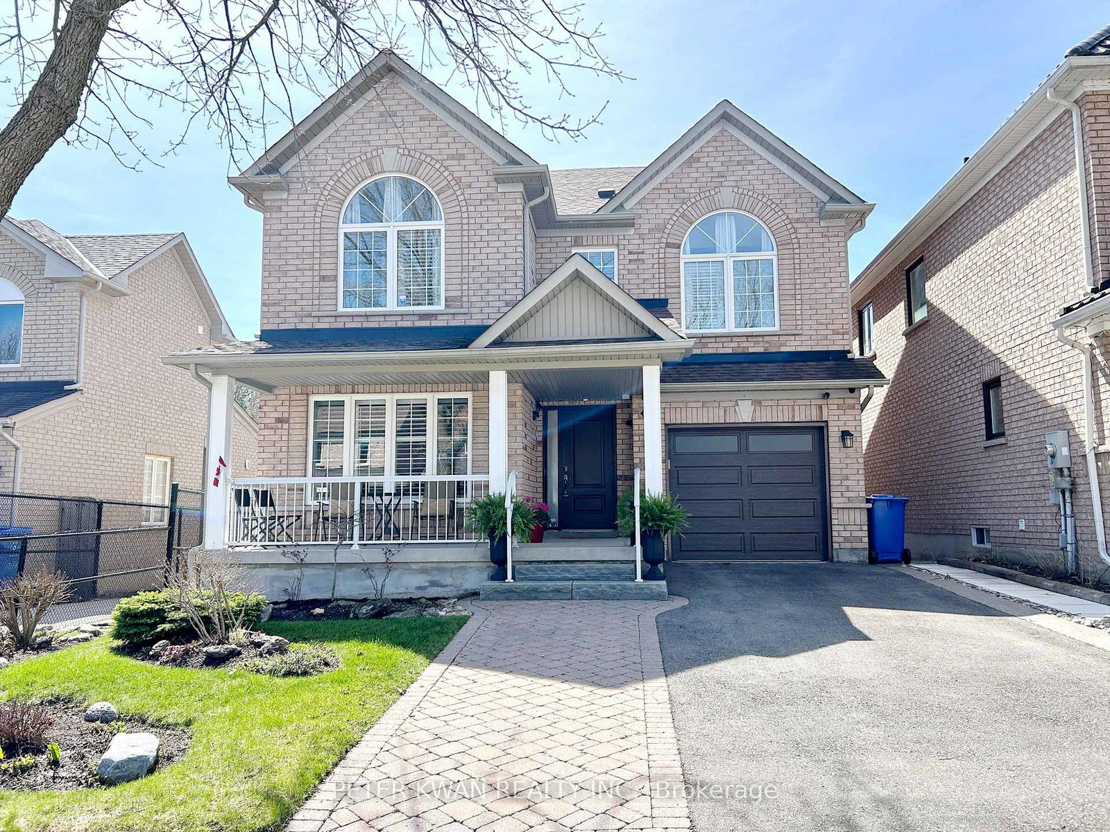 664-society-crescent-newmarket-ontario-n13049756