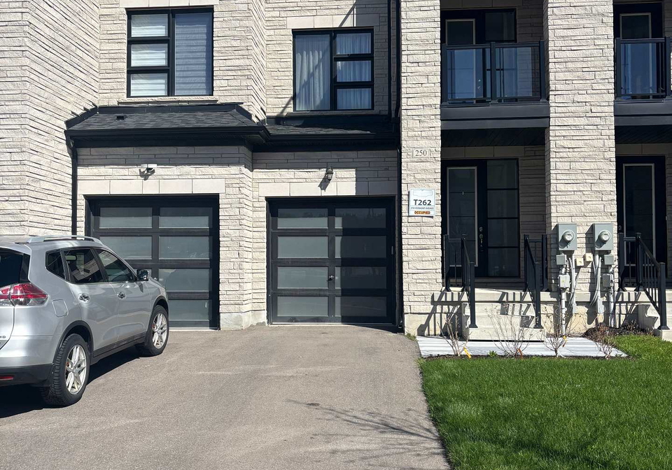 250-vermont-avenue-newmarket-ontario-n13050602
