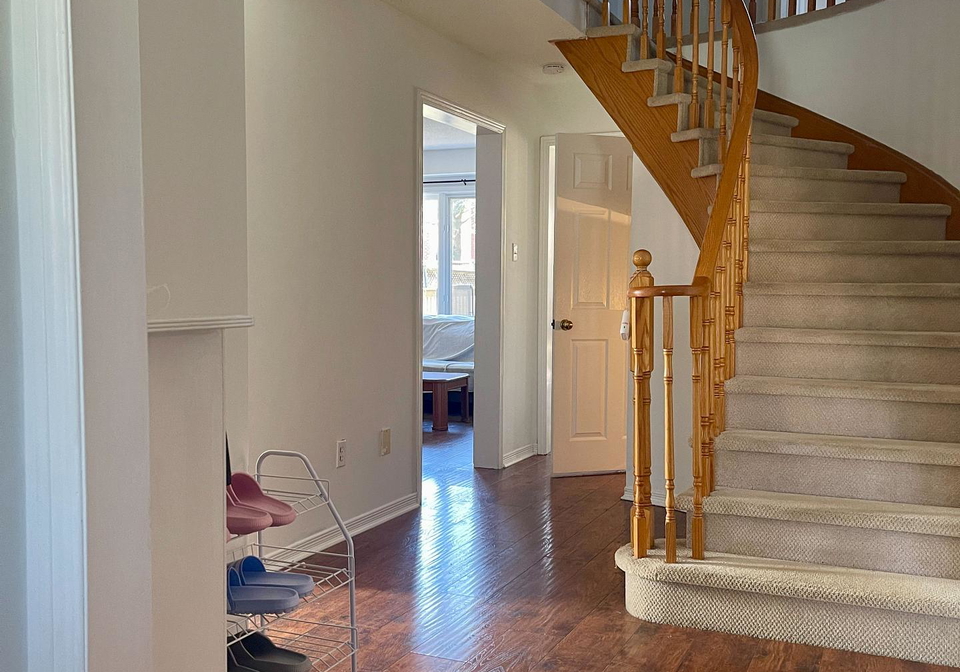 824-college-manor-drive-newmarket-ontario-n13051294