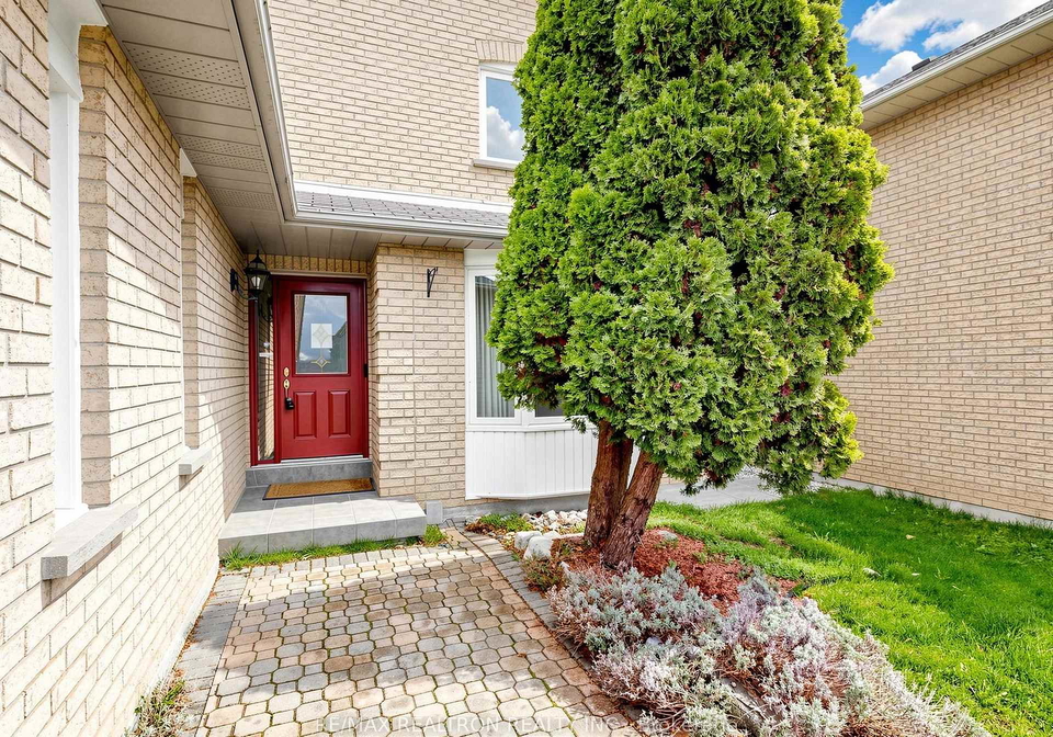 42-loyal-blue-crescent-richmond-hill-ontario-n13053058
