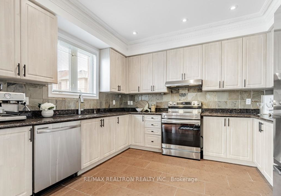 20-ralph-chalmers-avenue-markham-ontario-n13053378