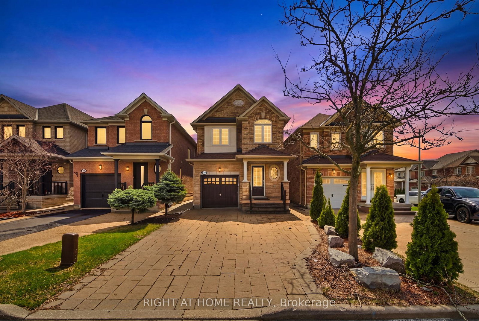 212-venice-gate-drive-vaughan-ontario-n13053616