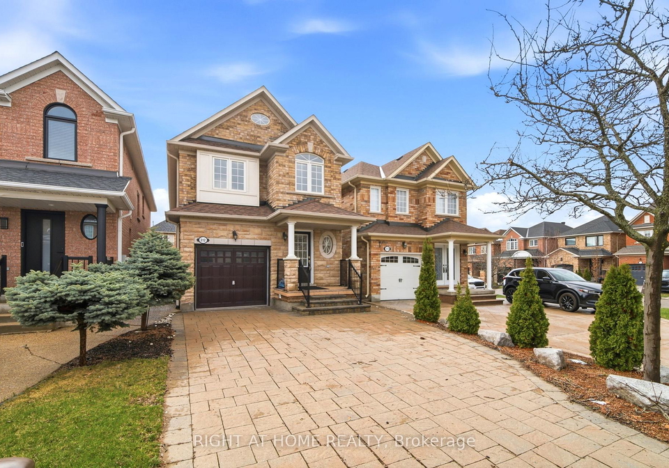 212-venice-gate-drive-vaughan-ontario-n13053616
