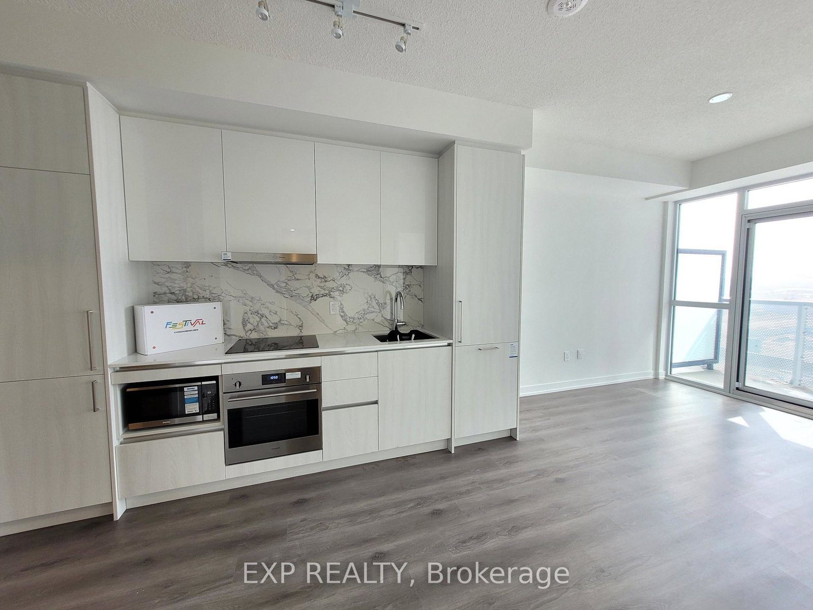 225-commerce-street-vaughan-ontario-n13054314