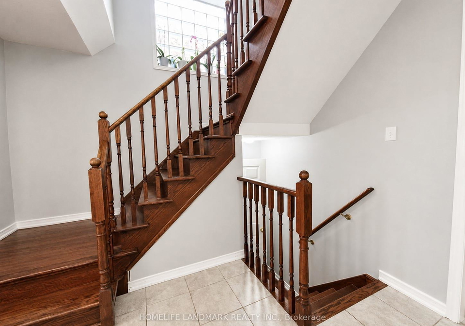 103-starr-crescent-aurora-ontario-n13055072