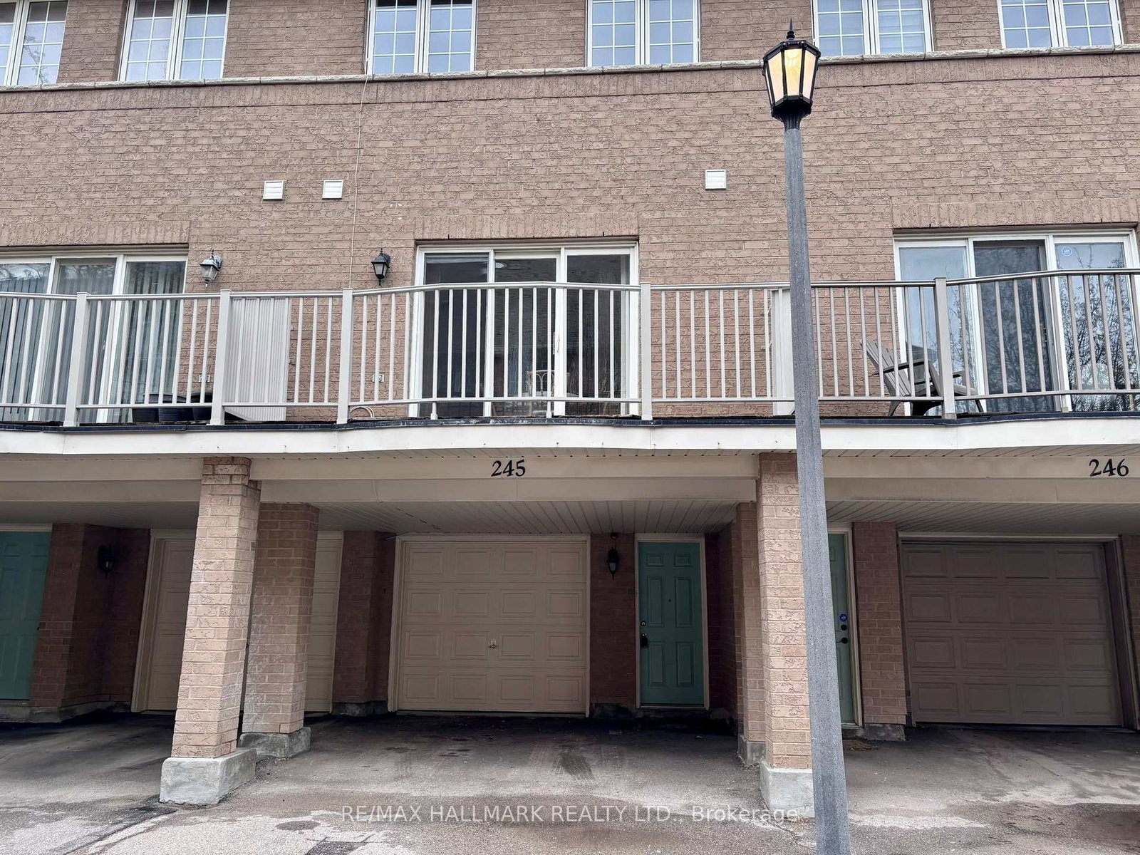 23-observatory-lane-richmond-hill-ontario-n13055306