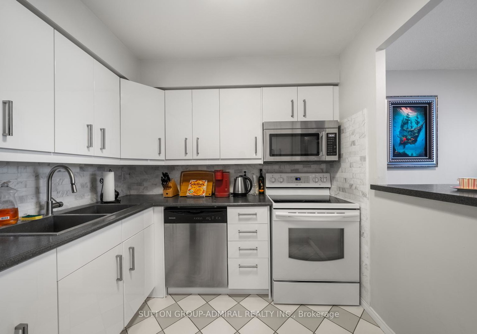 81-townsgate-drive-vaughan-ontario-n13056542