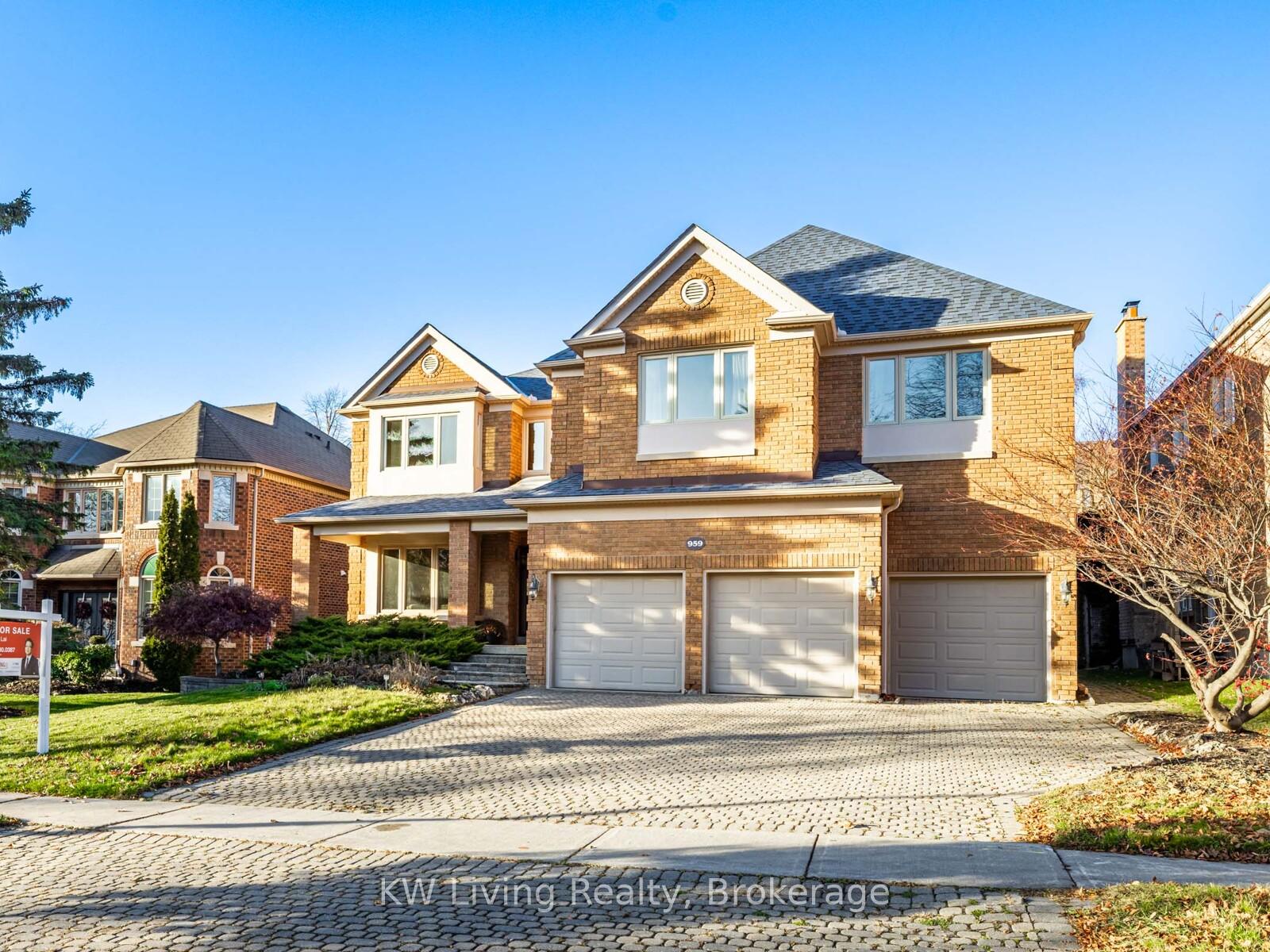 959-lockwood-circle-newmarket-ontario-n13058174