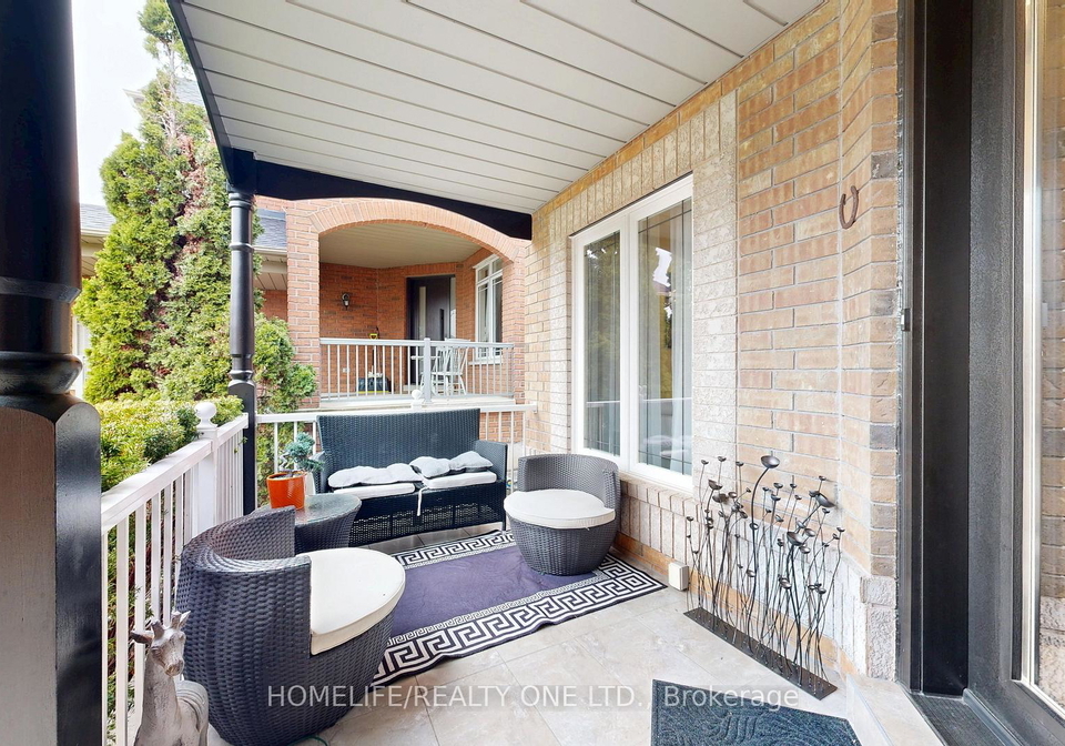 96-estate-garden-drive-richmond-hill-ontario-n13058338