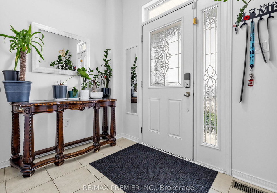 47-spruce-pine-crescent-vaughan-ontario-n13060452