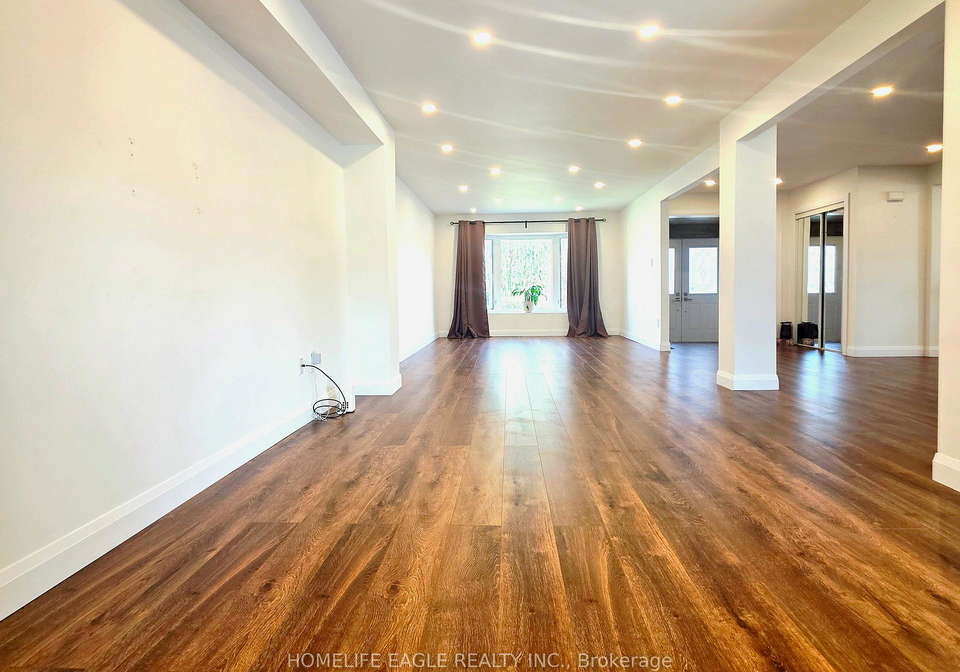 366-waratah-avenue-newmarket-ontario-n13060760