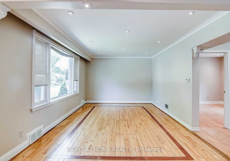 92-lawrence-avenue-richmond-hill-ontario-n13061320