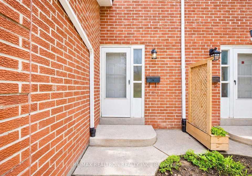 22-porterfield-crescent-markham-ontario-n13062362