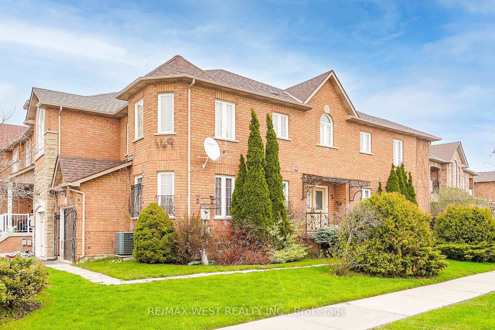 149-foxchase-avenue-vaughan-ontario-n13063808