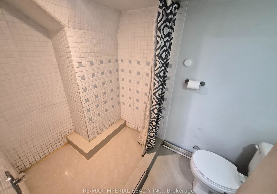 84-basement-ruggles-avenue-richmond-hill-ontario-n13064268