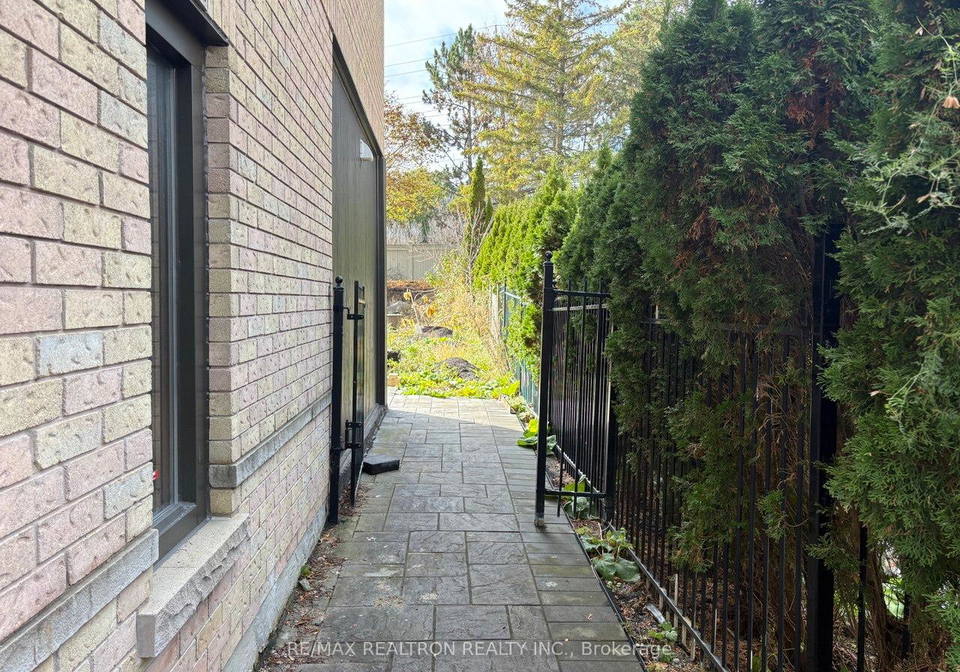 206-corner-ridge-road-aurora-ontario-n13065114