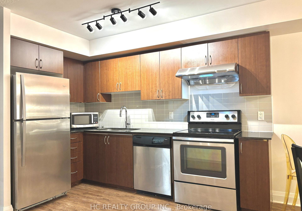 370-highway-7-avenue-e-richmond-hill-ontario-n13066274