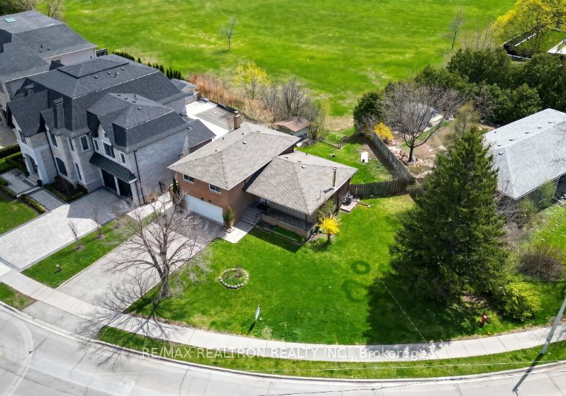 19-claridge-drive-richmond-hill-ontario-n13066716