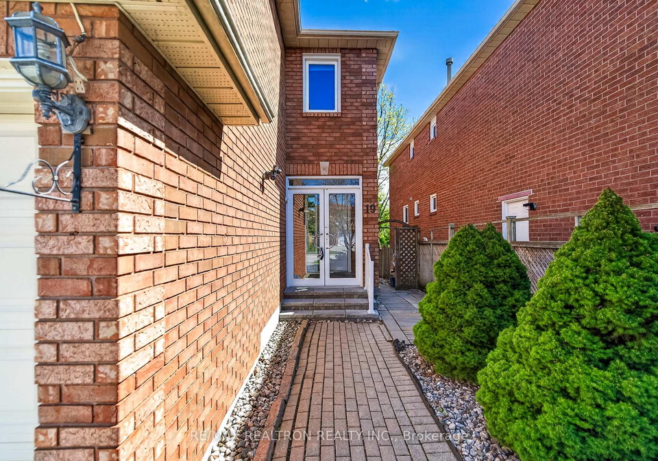 19-justus-drive-richmond-hill-ontario-n13067596