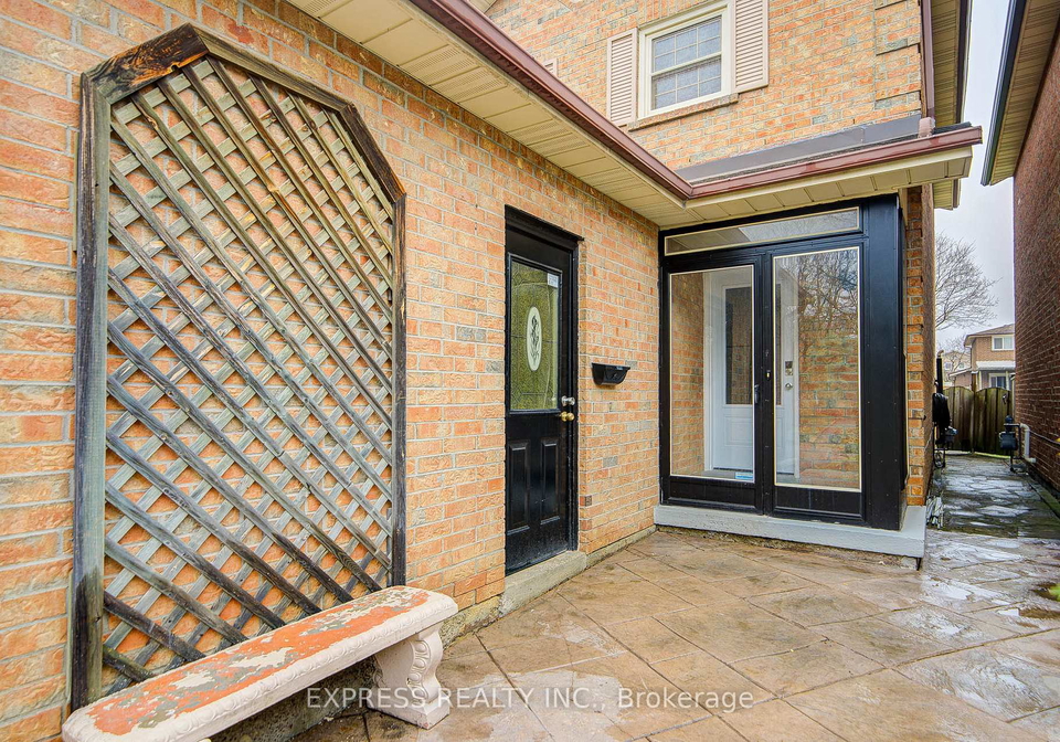 61-trothen-circle-markham-ontario-n13067876