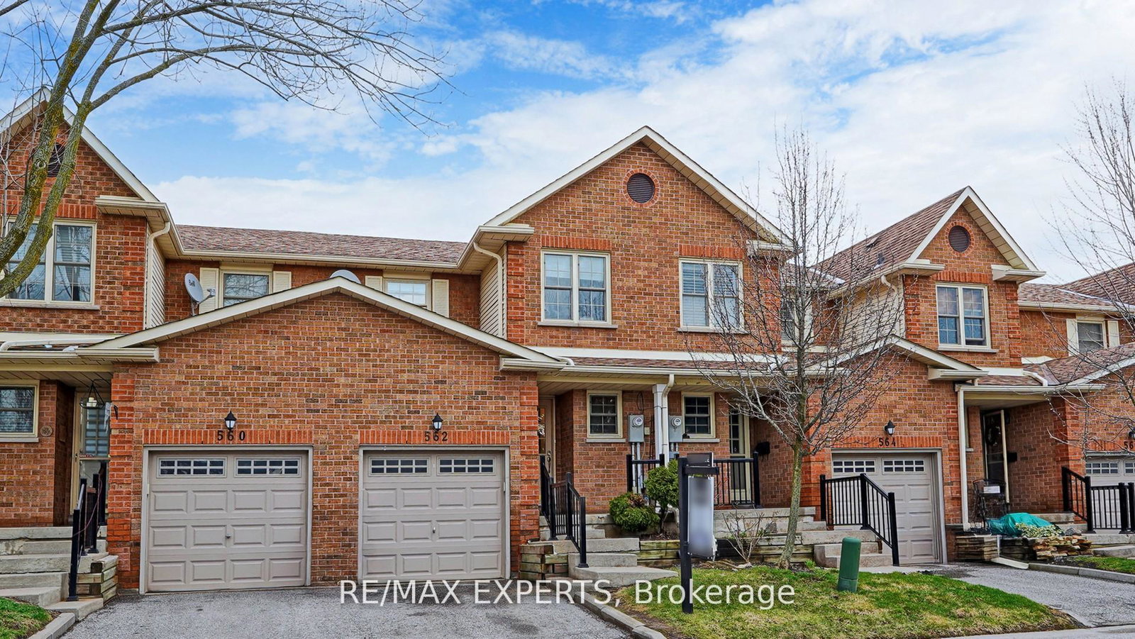 562-tara-hill-circle-aurora-ontario-n13068316