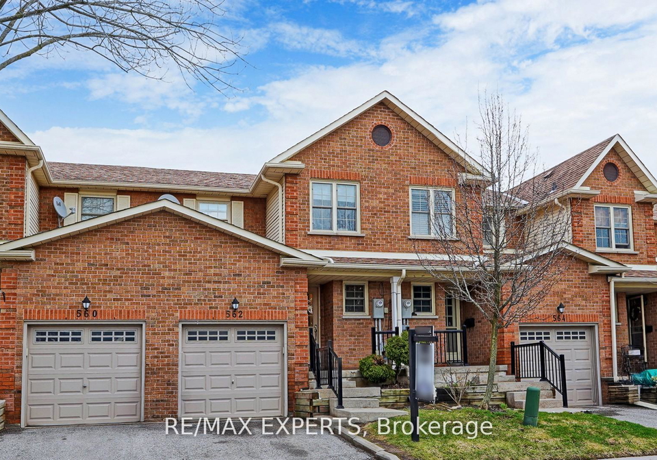 562-tara-hill-circle-aurora-ontario-n13068316