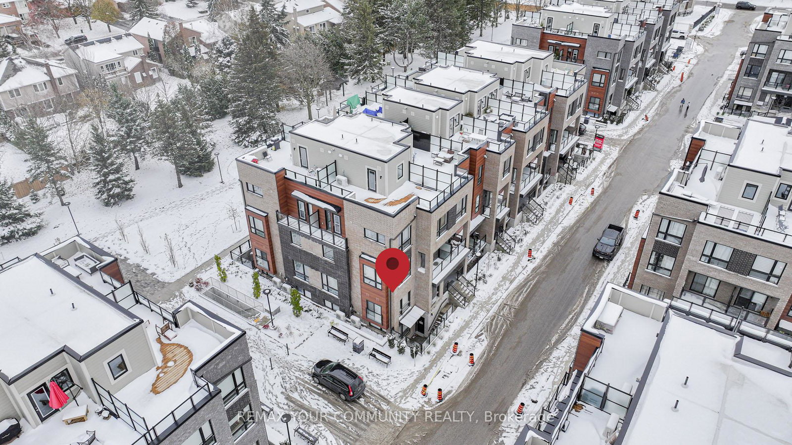24-lytham-green-circle-newmarket-ontario-n13068660