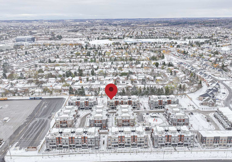 24-lytham-green-circle-newmarket-ontario-n13068660