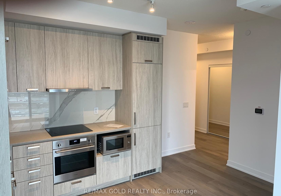 38-honeycrisp-crescent-vaughan-ontario-n13068898