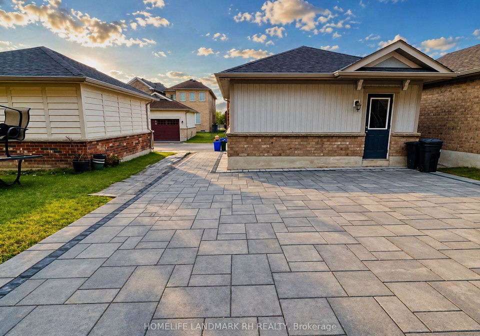 25-clara-may-avenue-east-gwillimbury-ontario-n13069070