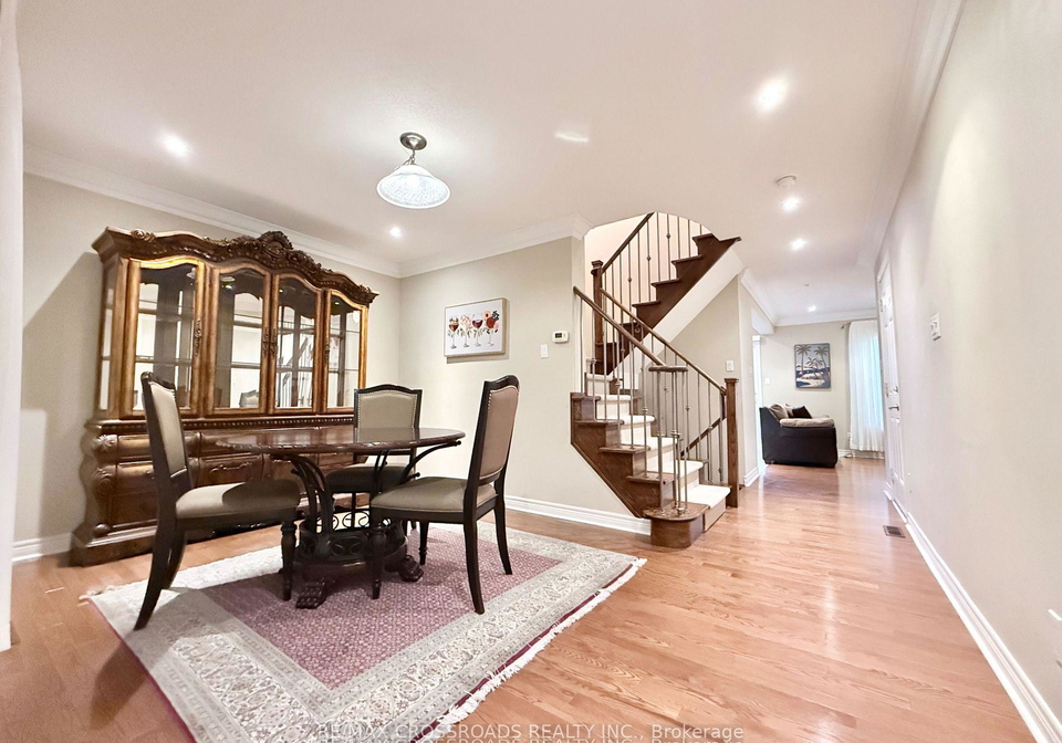 158-gail-parks-crescent-newmarket-ontario-n13069406