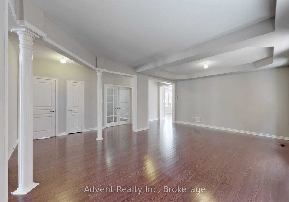 1216-stuffles-crescent-newmarket-ontario-n13070596