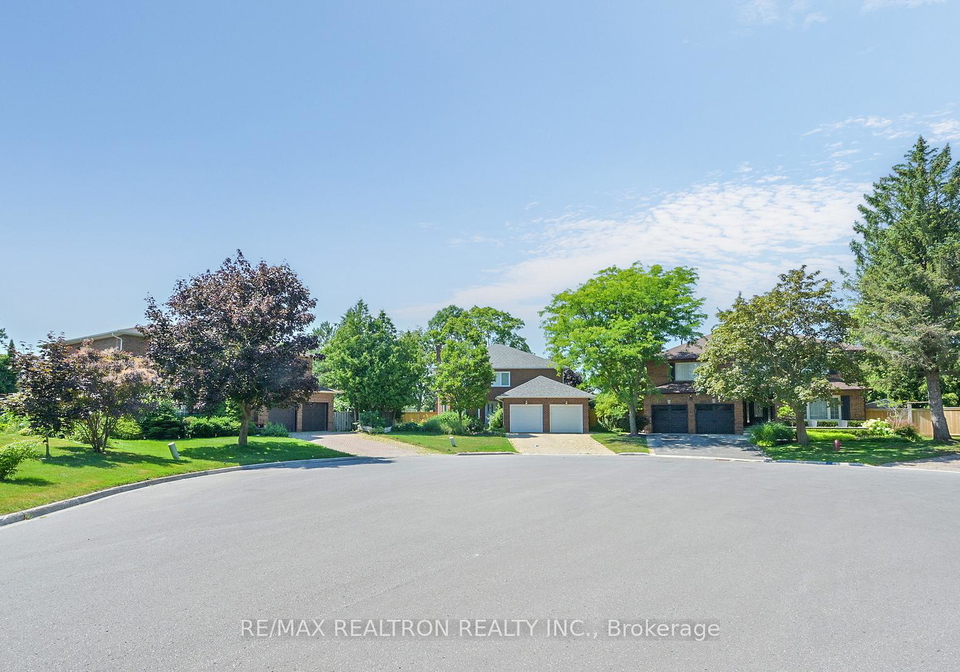 12-greenbriar-court-aurora-ontario-n13071098
