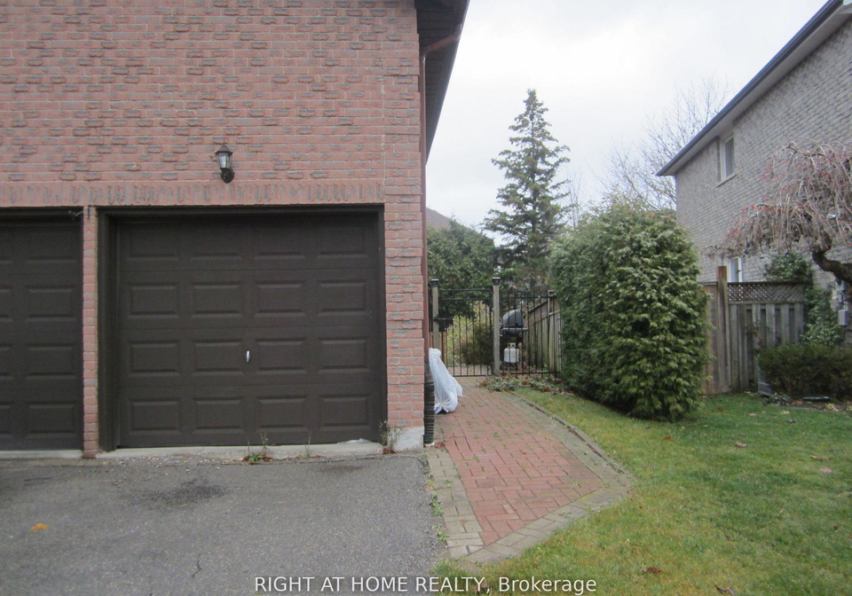 248-osmond-crescent-newmarket-ontario-n13071438