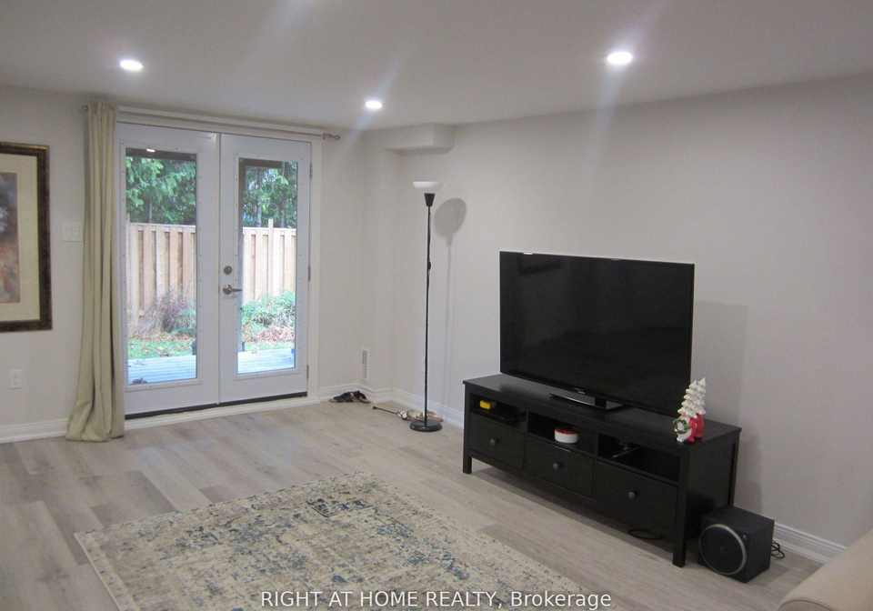 248-osmond-crescent-newmarket-ontario-n13071438