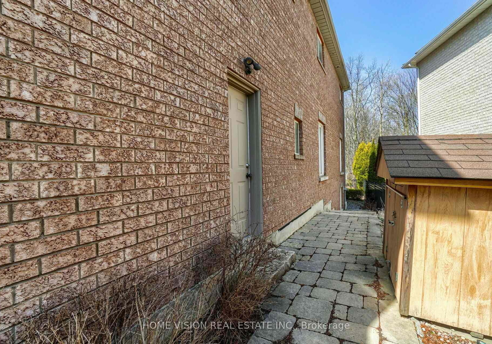 24-e-sandbanks-drive-e-richmond-hill-ontario-n13072420