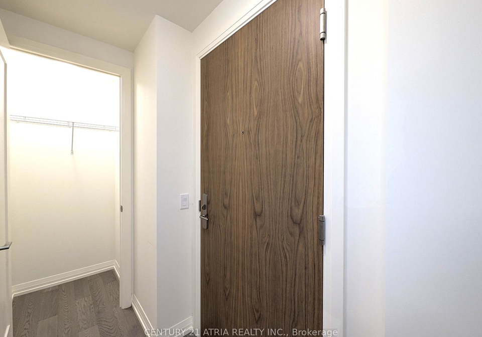 27-korda-gate-vaughan-ontario-n13073838