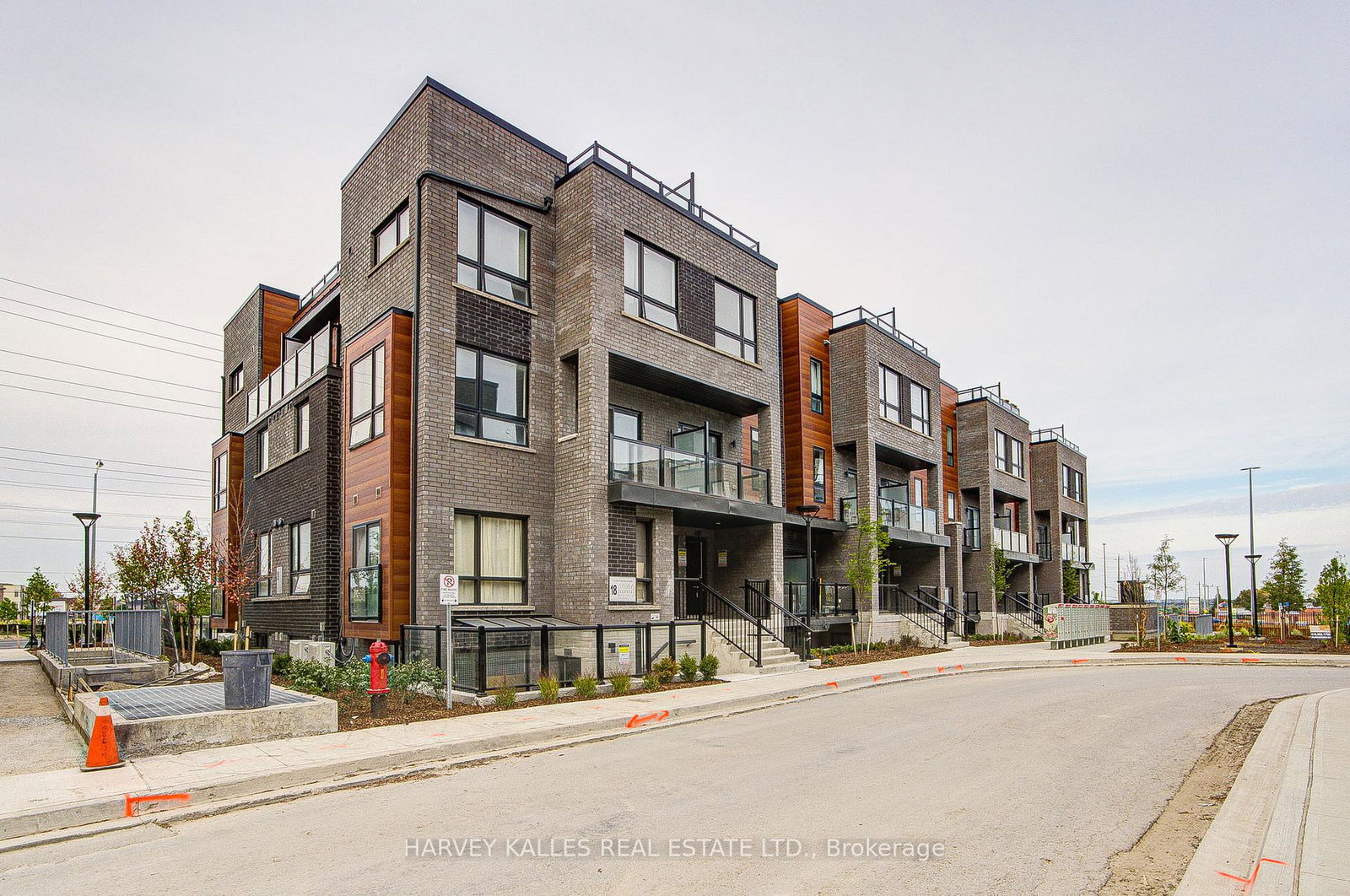 18-lytham-green-circle-newmarket-ontario-n13074198