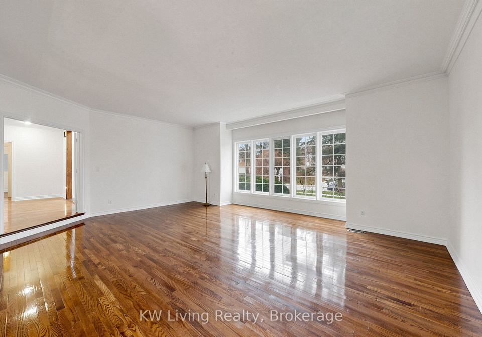 22-ava-crescent-richmond-hill-ontario-n13075548