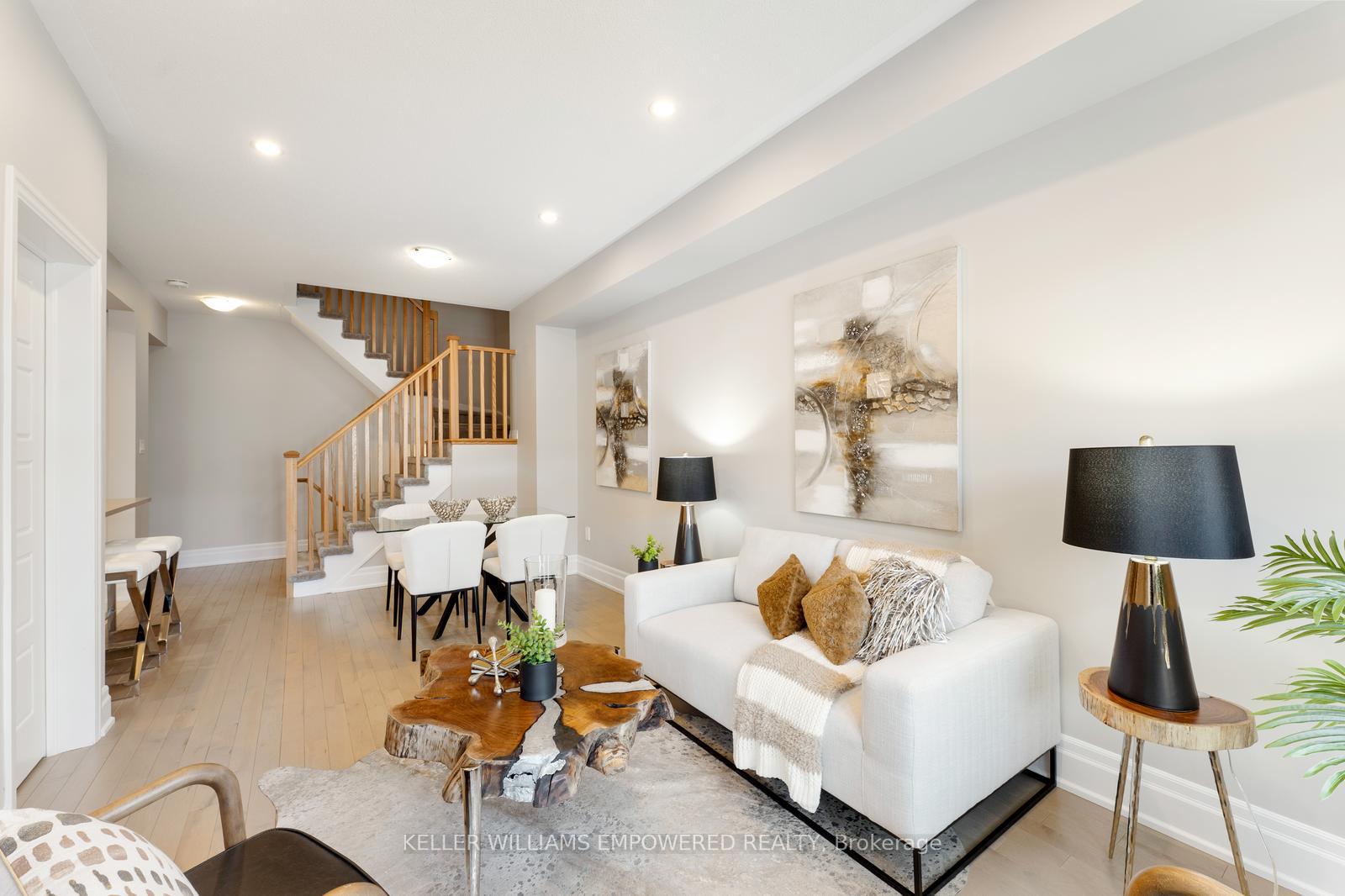 7-delano-way-newmarket-ontario-n13076974