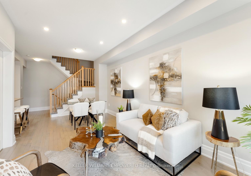 7-delano-way-newmarket-ontario-n13076974
